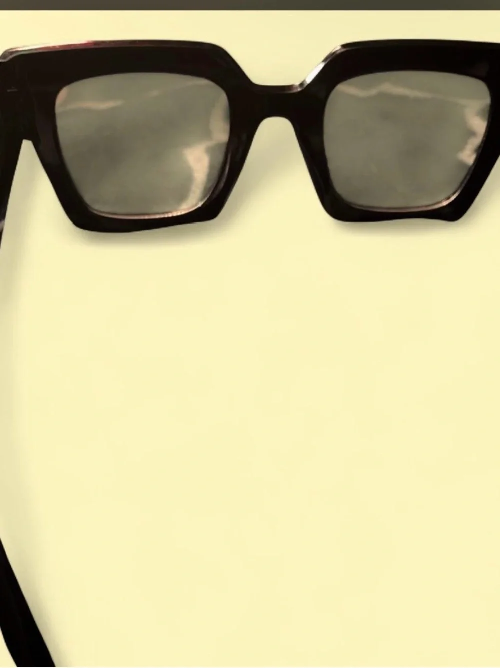 Women's Oversized Square Sunglasses in Black